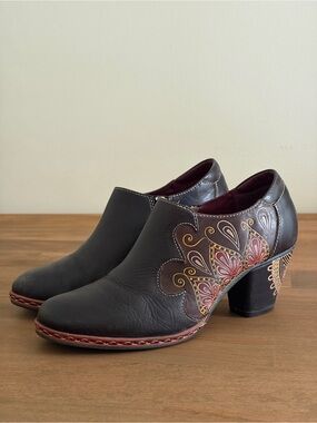 L'Artiste Spring Step Zami Black Leather Hand Painted Floral Booties EU 38 USA 8